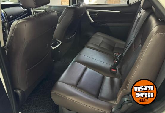 Camionetas - Toyota Toyota Hilux SW4 2.8 Srx 2018 Diesel 103000Km - En Venta