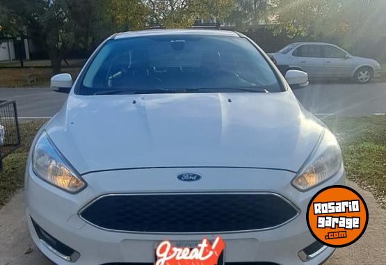 Autos - Ford Focus 3. SE plus. 2015 Nafta 110000Km - En Venta