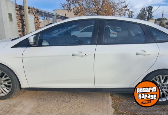 Autos - Ford Focus 3. SE plus. 2015 Nafta 110000Km - En Venta