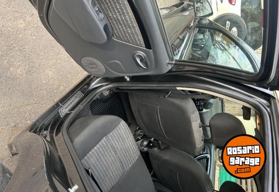 Autos - Renault Sandero Privilege Nav 1.6 2013 Nafta 140000Km - En Venta