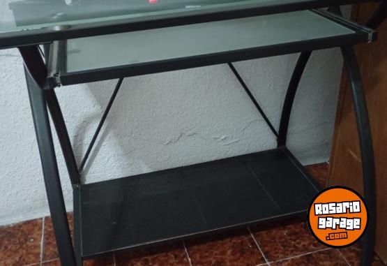 Informática - Mesa de vidrio para computadora - En Venta