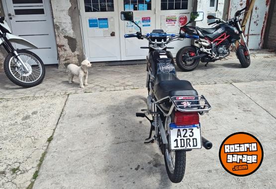 Motos - Suzuki AX 100 2024 Nafta 5400Km - En Venta
