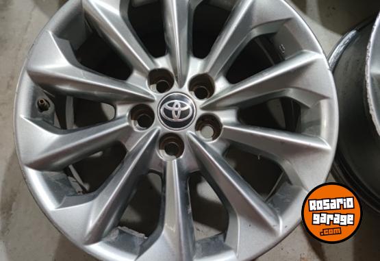 Accesorios para Autos - Llantas 16 Toyota Corolla Originales muy buenas. $550.000 las 4. NO BAJO PRECIO - En Venta