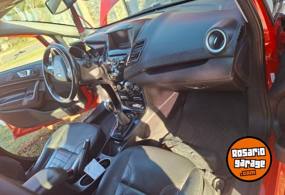 Autos - Ford Fiesta Titanium 2015 Nafta 110000Km - En Venta