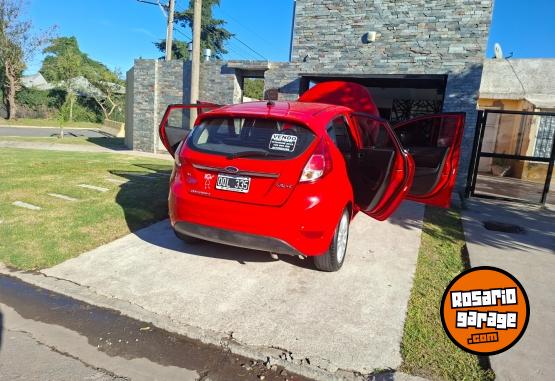 Autos - Ford Fiesta Titanium 2015 Nafta 110000Km - En Venta
