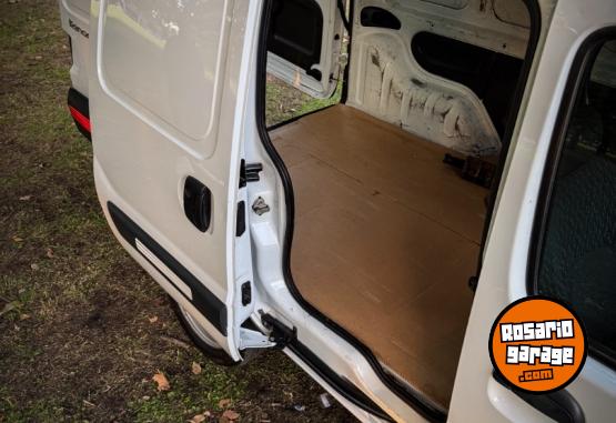 Utilitarios - Renault Kangoo Partner /berlingo 2015 Nafta 128000Km - En Venta