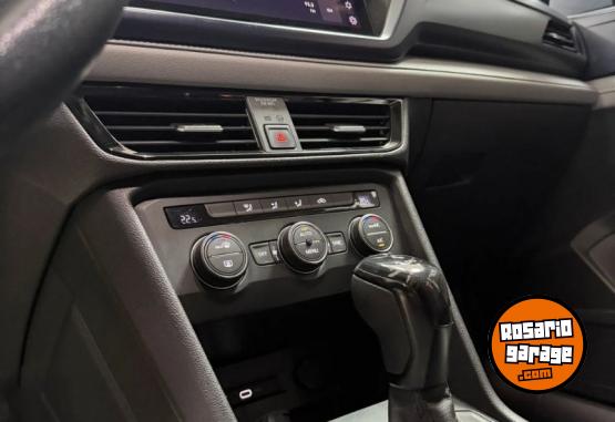 Autos - Volkswagen Taos Comfortline 2022 Nafta 40000Km - En Venta