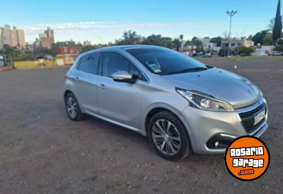 Autos - Peugeot 208 Feline 2018 Nafta 133000Km - En Venta