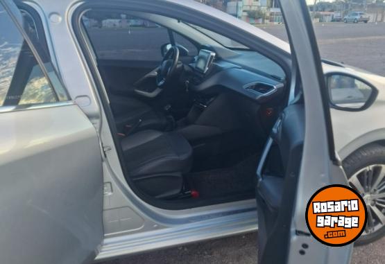 Autos - Peugeot 208 Feline 2018 Nafta 133000Km - En Venta