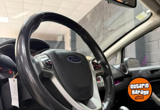 Autos - Ford Fiesta Titanium 2013 Nafta 120000Km - En Venta