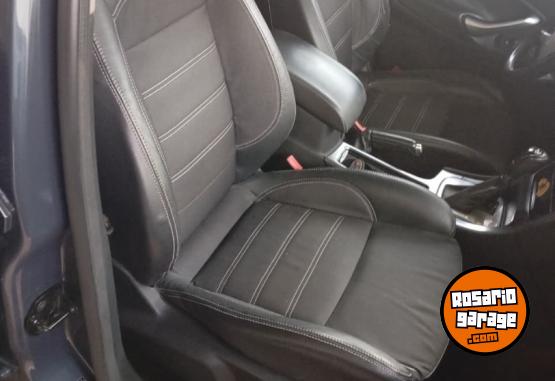 Autos - Ford mondeo 2012 Nafta 240000Km - En Venta