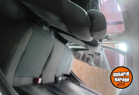 Autos - Chevrolet Onix joy 2018 Nafta 104000Km - En Venta