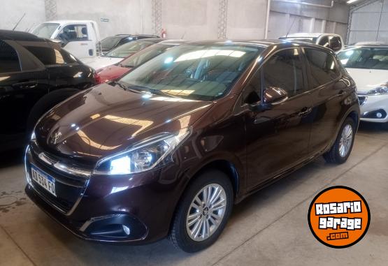 Autos - Peugeot 208 2019 Nafta 62000Km - En Venta