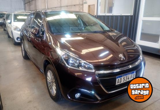 Autos - Peugeot 208 2019 Nafta 62000Km - En Venta