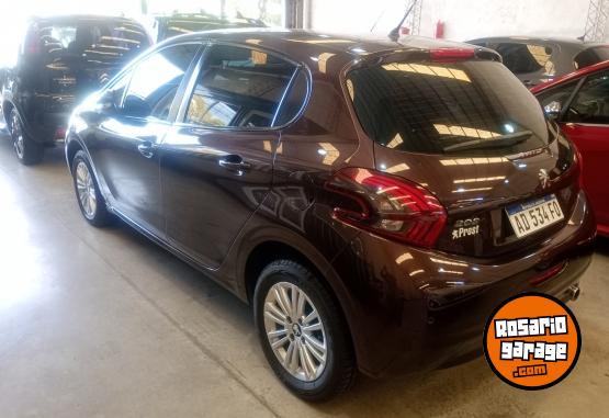 Autos - Peugeot 208 2019 Nafta 62000Km - En Venta