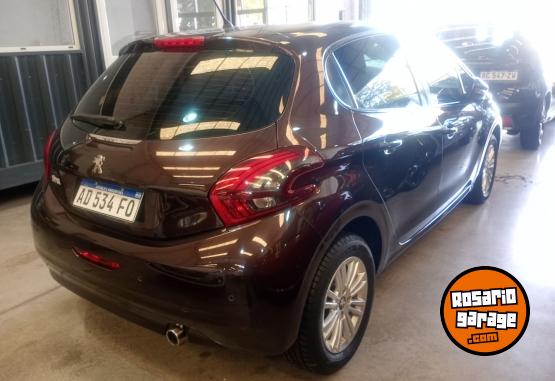 Autos - Peugeot 208 2019 Nafta 62000Km - En Venta