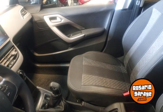 Autos - Peugeot 208 2019 Nafta 62000Km - En Venta