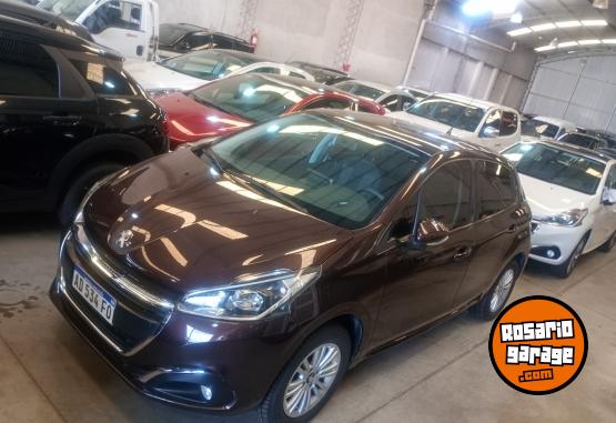 Autos - Peugeot 208 2019 Nafta 62000Km - En Venta