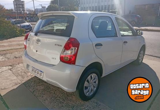 Autos - Toyota ETIOS X 5PTAS MT 2023 Nafta 26000Km - En Venta