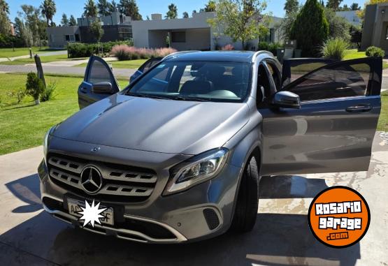 Autos - Mercedes Benz GLA 200 URBAN 2018 Nafta 155000Km - En Venta