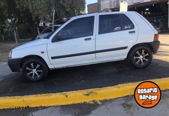 Autos - Renault Clio 1996 Diesel 300000Km - En Venta