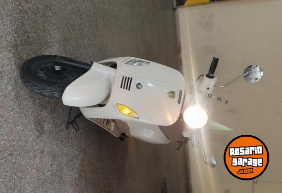 Motos - Zanella Styler exclusive 150 2018 Nafta 22800Km - En Venta