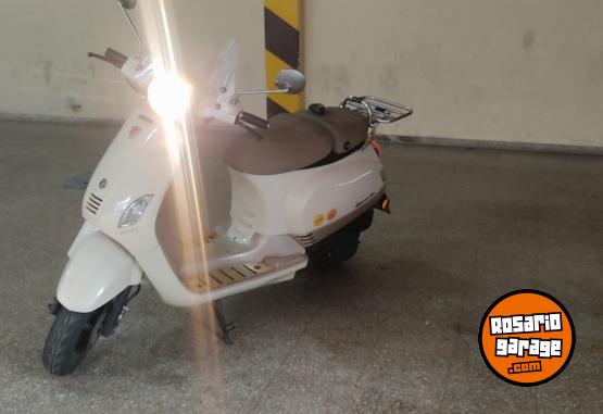 Motos - Zanella Styler exclusive 150 2018 Nafta 22800Km - En Venta