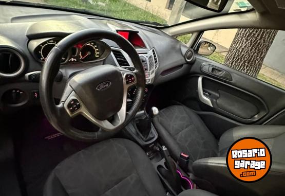 Autos - Ford Fiesta Kinectic Titanium 2012 Nafta 171000Km - En Venta