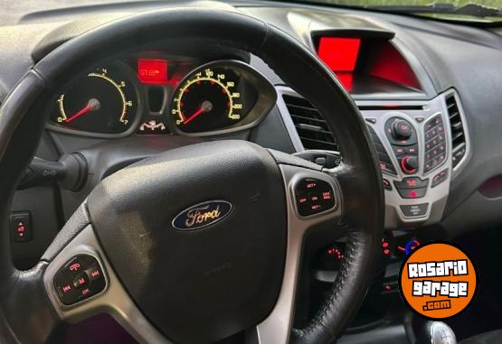 Autos - Ford Fiesta Kinectic Titanium 2012 Nafta 171000Km - En Venta