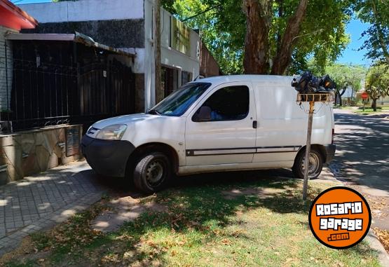 Utilitarios - Peugeot Partner 2012 Diesel 200000Km - En Venta