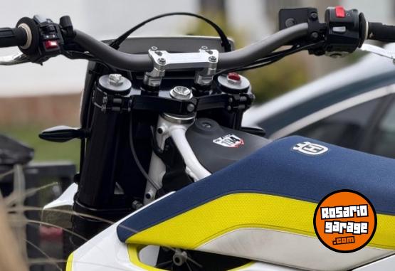 Motos - Husqvarna 701 supermoto 2018 Nafta 14000Km - En Venta