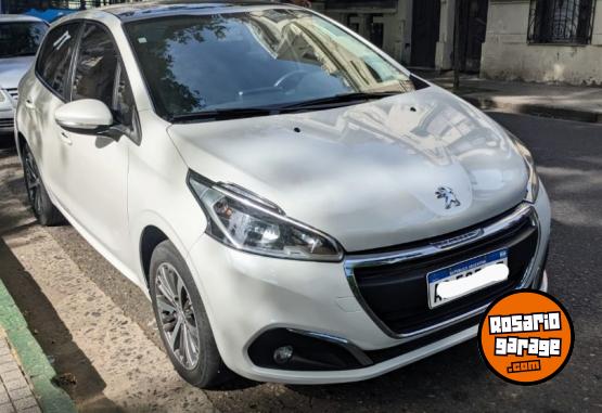 Autos - Peugeot 208 Allure 2017 Nafta 92000Km - En Venta