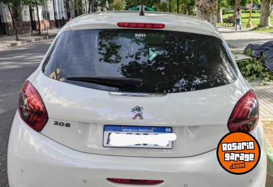 Autos - Peugeot 208 Allure 2017 Nafta 92000Km - En Venta