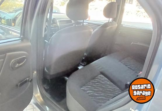 Autos - Renault Logan 2012 GNC 180000Km - En Venta