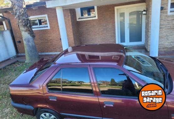Autos - Renault 19 1996 Nafta 245000Km - En Venta