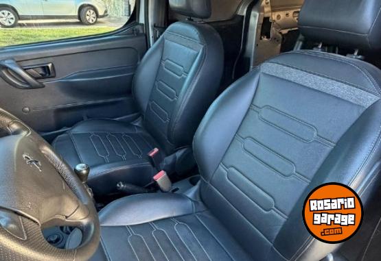Utilitarios - Peugeot Partner 2017 Diesel 164000Km - En Venta