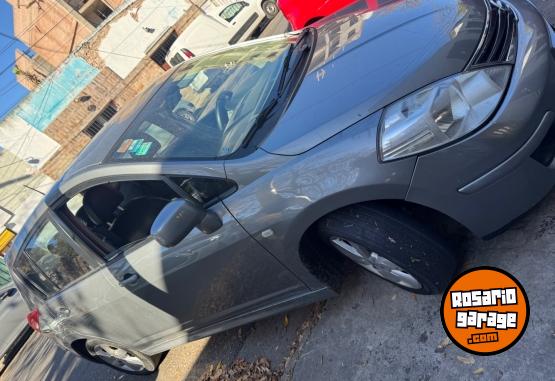 Autos - Nissan Tiida 2014 Nafta 230000Km - En Venta