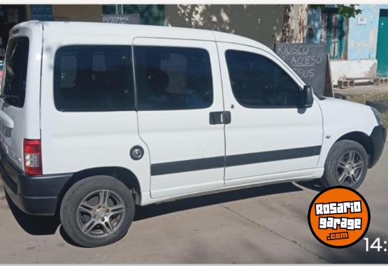 Utilitarios - Peugeot Partner patagonica 2016 GNC 140000Km - En Venta