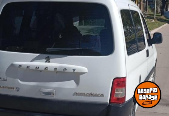 Utilitarios - Peugeot Partner patagonica 2016 GNC 140000Km - En Venta