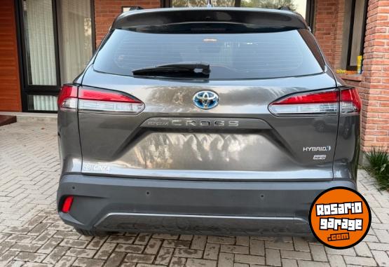 Autos - Toyota Corolla cross hybrid 2022 Electrico / Hibrido 54000Km - En Venta