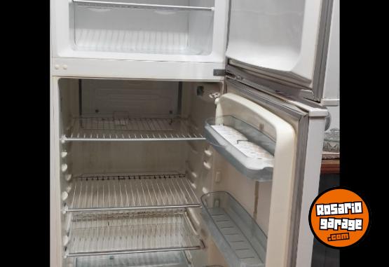 Hogar - Heladera con Freezer Electrolux DC41 - En Venta