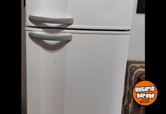 Hogar - Heladera con Freezer Electrolux DC41 - En Venta
