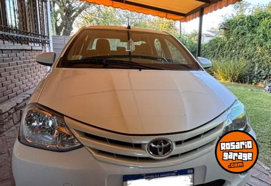Autos - Toyota Etios xls 4 p 2017 Nafta 60000Km - En Venta