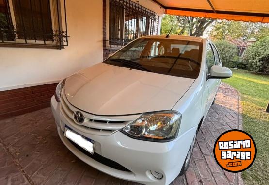 Autos - Toyota Etios xls 4 p 2017 Nafta 60000Km - En Venta