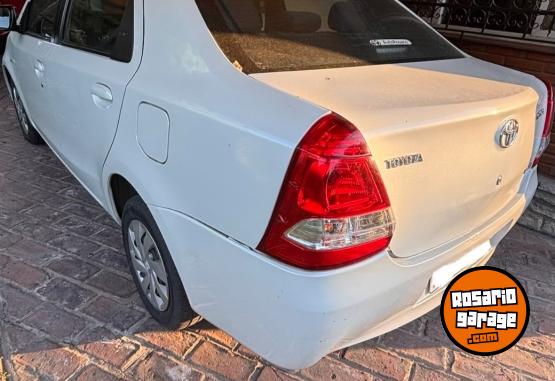 Autos - Toyota Etios xls 4 p 2017 Nafta 60000Km - En Venta