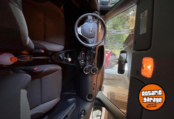 Autos - Toyota Etios xls 4 p 2017 Nafta 60000Km - En Venta