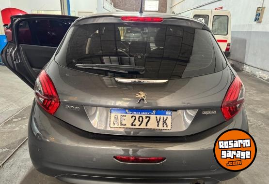 Autos - Peugeot 208 2020 Nafta 39000Km - En Venta