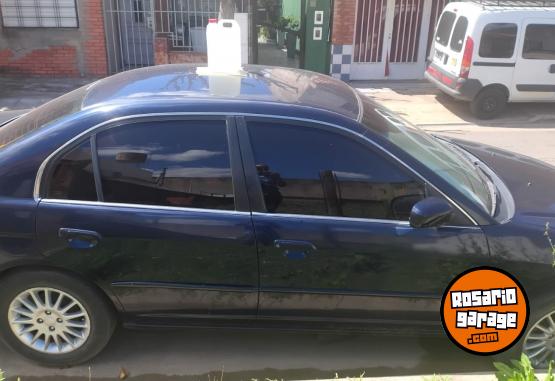 Autos - Honda Civic 2005 Nafta 180000Km - En Venta