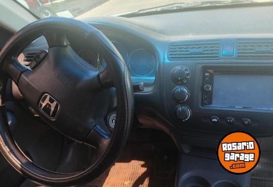 Autos - Honda Civic 2005 Nafta 180000Km - En Venta