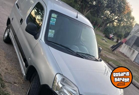 Utilitarios - Peugeot Partner 2012 Nafta 180000Km - En Venta